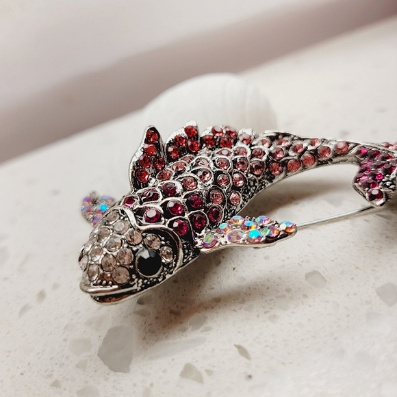 Sparkling 3-D Koi Fish Pendant Necklace NWT - Picture 10 of 12